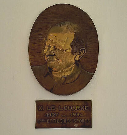 Xavier le Louarne, plaques dans le hall du palais des sports
