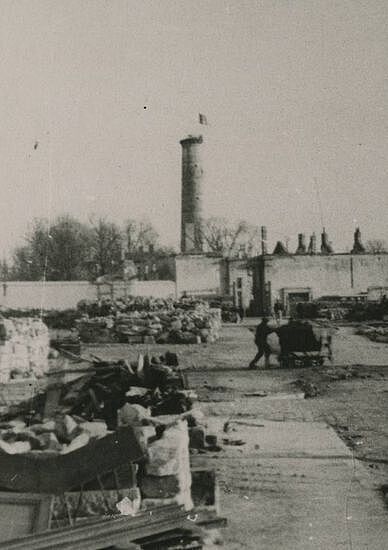 Déblaiement autour de la porte Gabriel, 1945